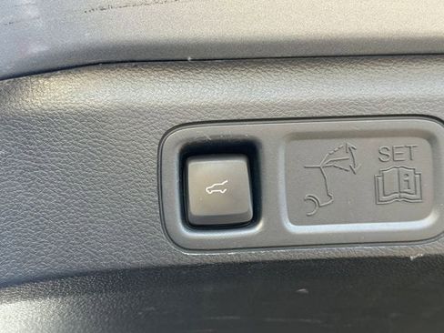 Used 2023 Ford Expedition Max XLT image 17