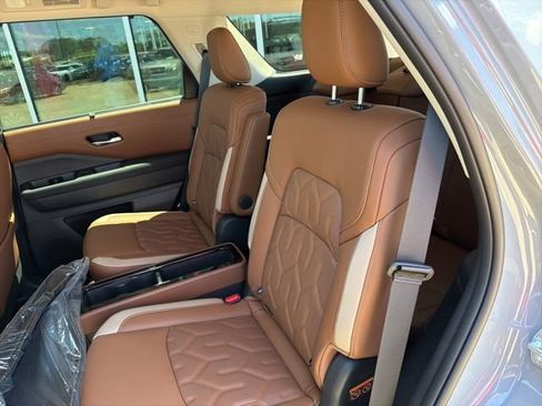 New 2026 Nissan Pathfinder Platinum AWD/4WD image 19