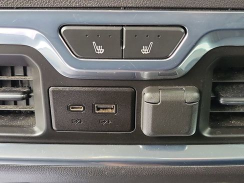 Used 2021 GMC Sierra 1500 SLT w/ SLT Premium Plus Package image 17