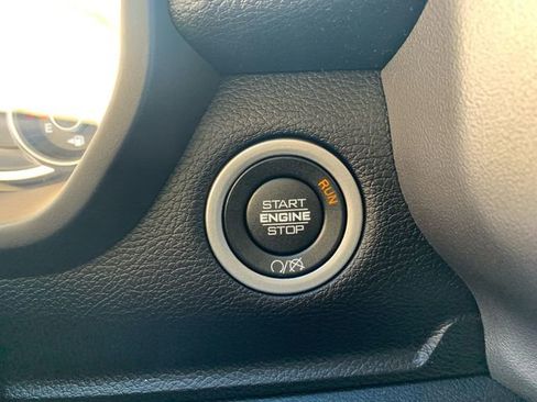 Used 2024 RAM 2500 Big Horn w/ Sport Appearance Package image 29