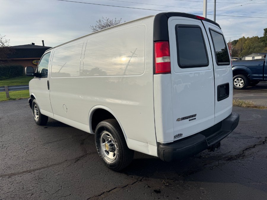 Used 2015 Chevrolet Express 3500 RWD image 3