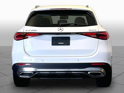 Used 2024 Mercedes-Benz GLC 300 4MATIC image 5