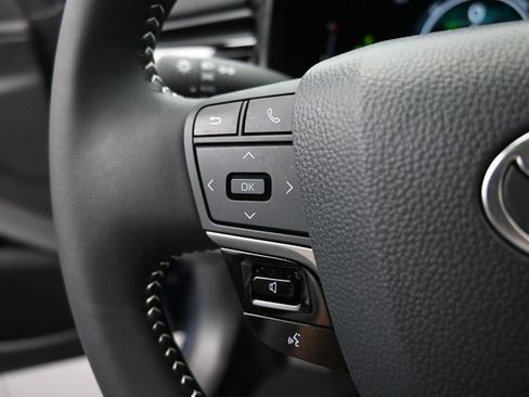 Used 2026 Toyota Camry Hybrid image 6