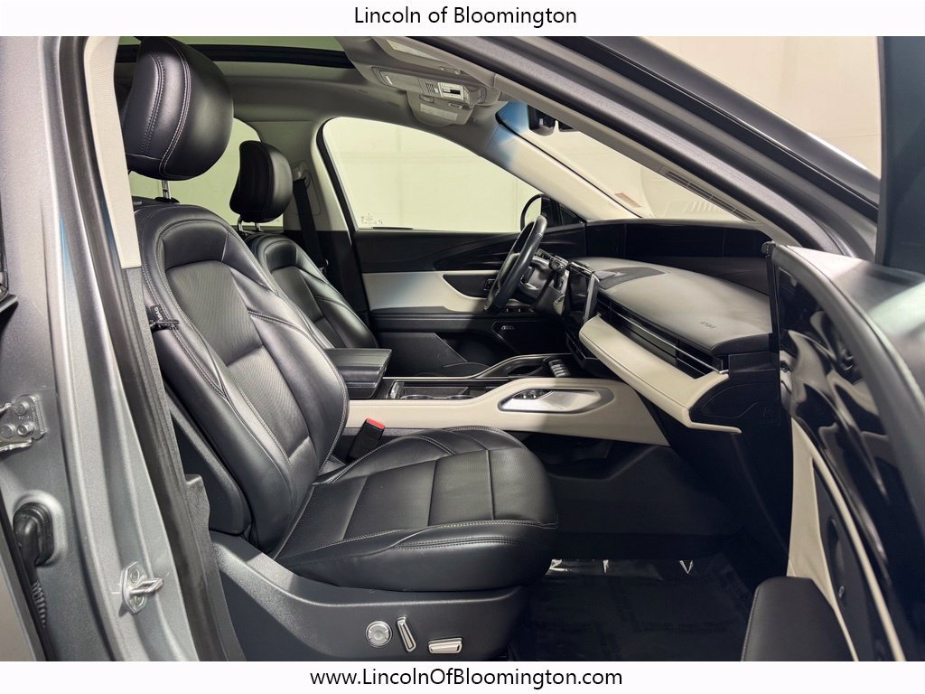 Used 2024 Lincoln Nautilus Premier w/ Equipment Group 102A AWD/4WD image 12