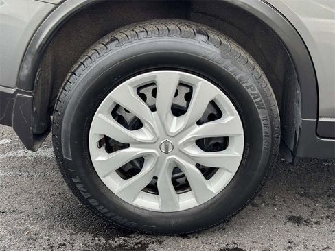 Used 2017 Nissan Rogue S image 25