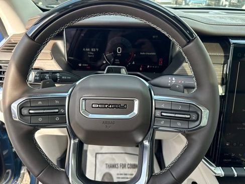 Used 2026 GMC Acadia Denali w/ Super Cruise Package FWD image 16