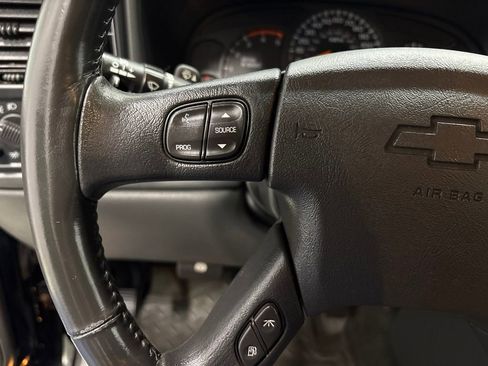 Used 2004 Chevrolet Silverado 2500 LS w/ Heavy-Duty Power Package AWD/4WD image 23