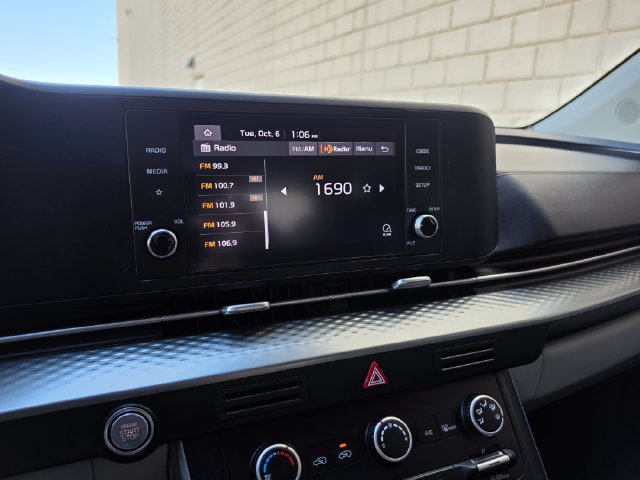 Used 2022 Kia Carnival LX FWD image 52