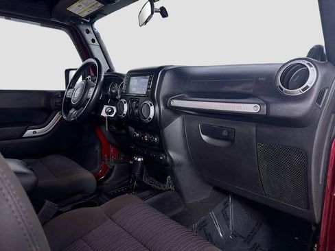 Used 2011 Jeep Wrangler Rubicon w/ PWR Convenience Group AWD/4WD image 29