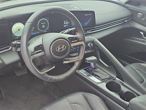 Certified 2024 Hyundai Elantra Limited image 15