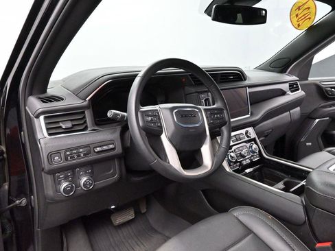 Used 2024 GMC Yukon Denali AWD/4WD image 19