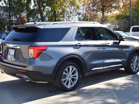 Used 2021 Ford Explorer Limited w/ Equipment Group 301A image 7