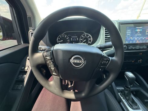 Used 2022 Nissan Frontier SV w/ Technology Package AWD/4WD image 13