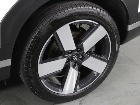 Used 2025 Hyundai Santa Fe Limited FWD image 13