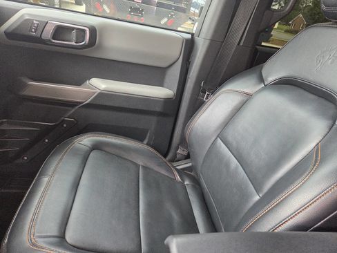 Used 2023 Ford Bronco Badlands image 12