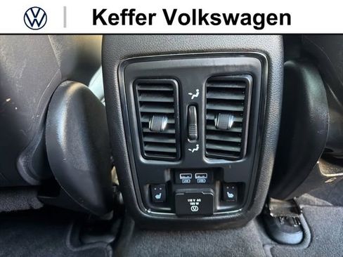 Used 2014 Jeep Grand Cherokee Overland w/ Advanced Technology Group AWD/4WD image 32