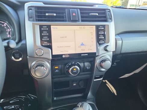 Used 2022 Toyota 4Runner SR5 AWD/4WD image 26