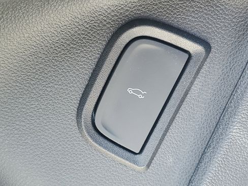 Used 2024 Chevrolet Blazer EV LT image 12