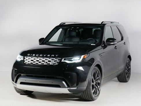 Used 2025 Land Rover Discovery S image 1