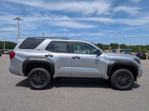 New 2026 Toyota 4Runner SR5 AWD/4WD image 6