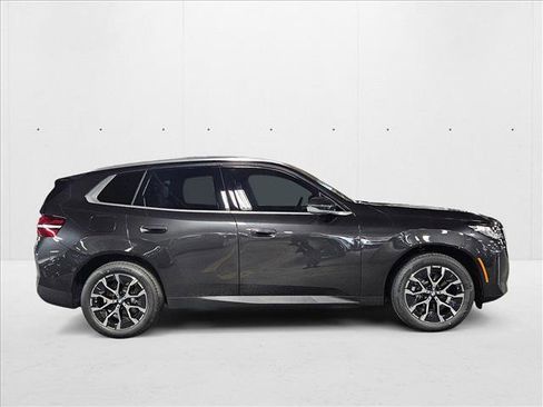 Used 2025 BMW X3 xDrive30i image 4