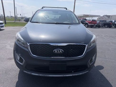 Used 2016 Kia Sorento EX image 2