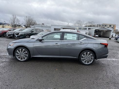 New 2025 Nissan Altima 2.5 SL image 11