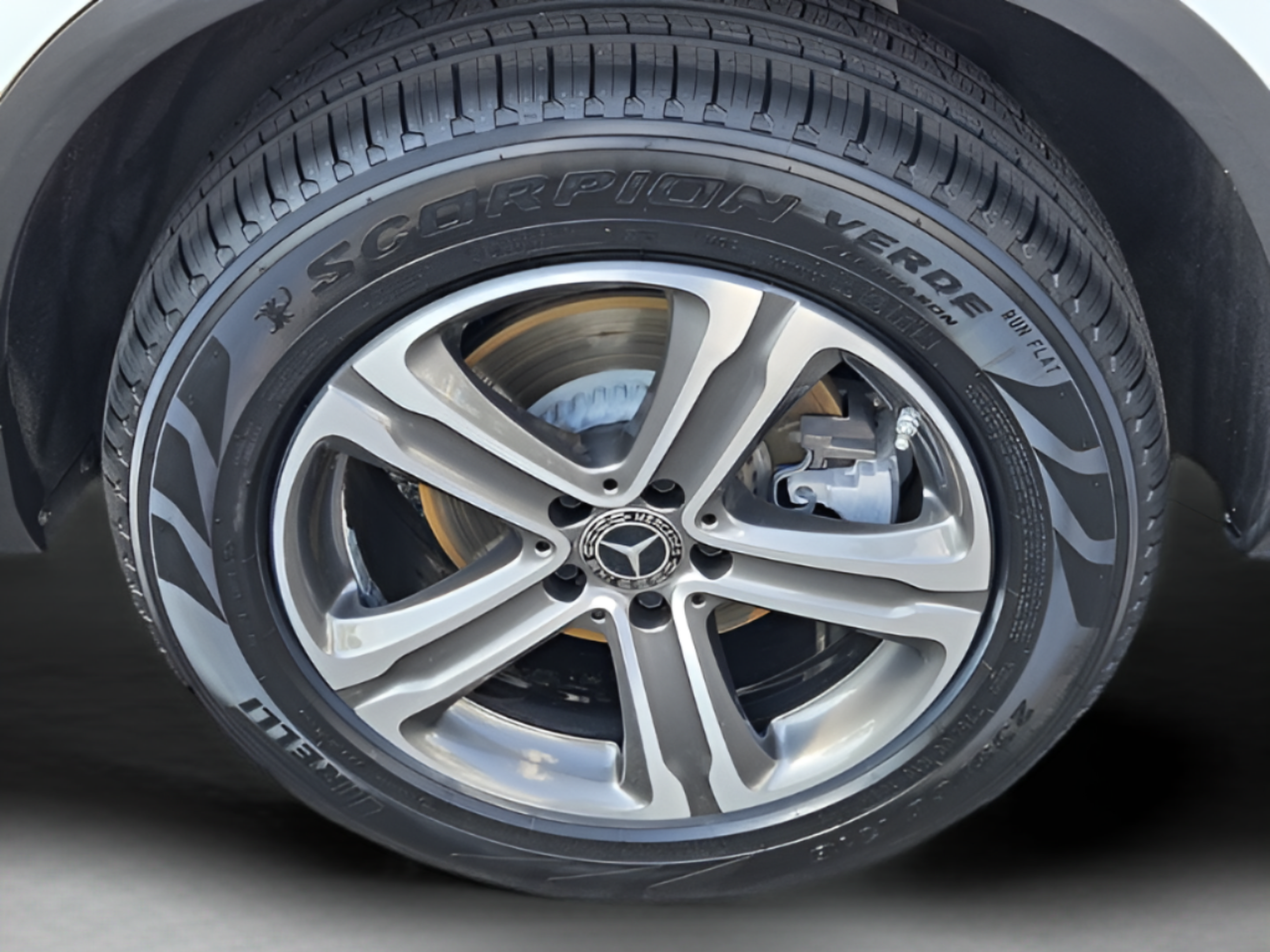 Used 2019 Mercedes-Benz GLC 300 4MATIC image 28