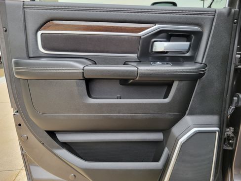 Used 2023 RAM 2500 Laramie AWD/4WD image 17