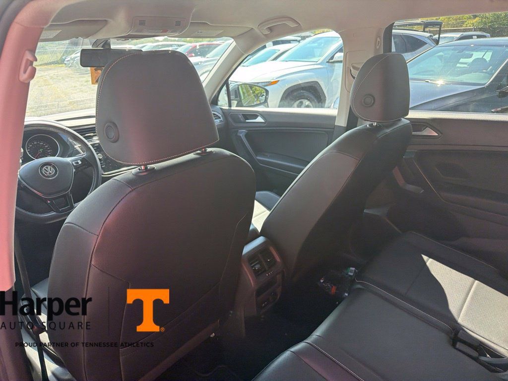 Used 2021 Volkswagen Tiguan SE FWD image 11