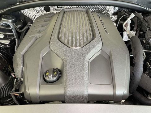 New 2026 Porsche Macan AWD/4WD image 23