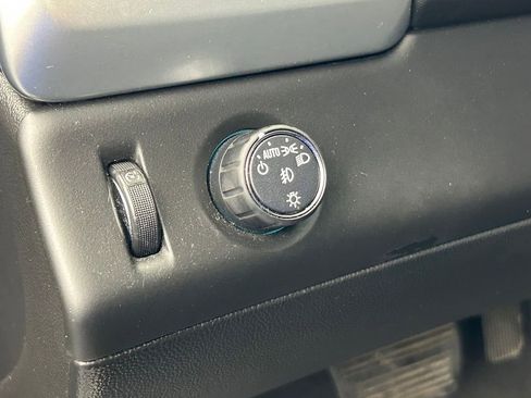 Used 2020 Chevrolet Suburban LT RWD image 18