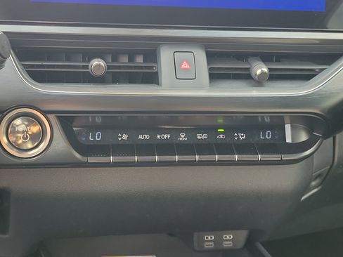 Used 2023 Lexus UX 250h F Sport AWD/4WD image 27