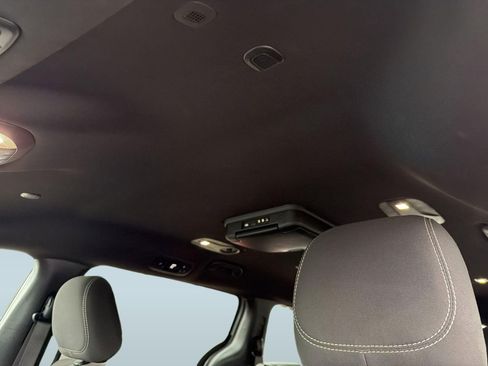 Used 2021 Chrysler Pacifica Touring w/ S Appearance Package FWD image 26
