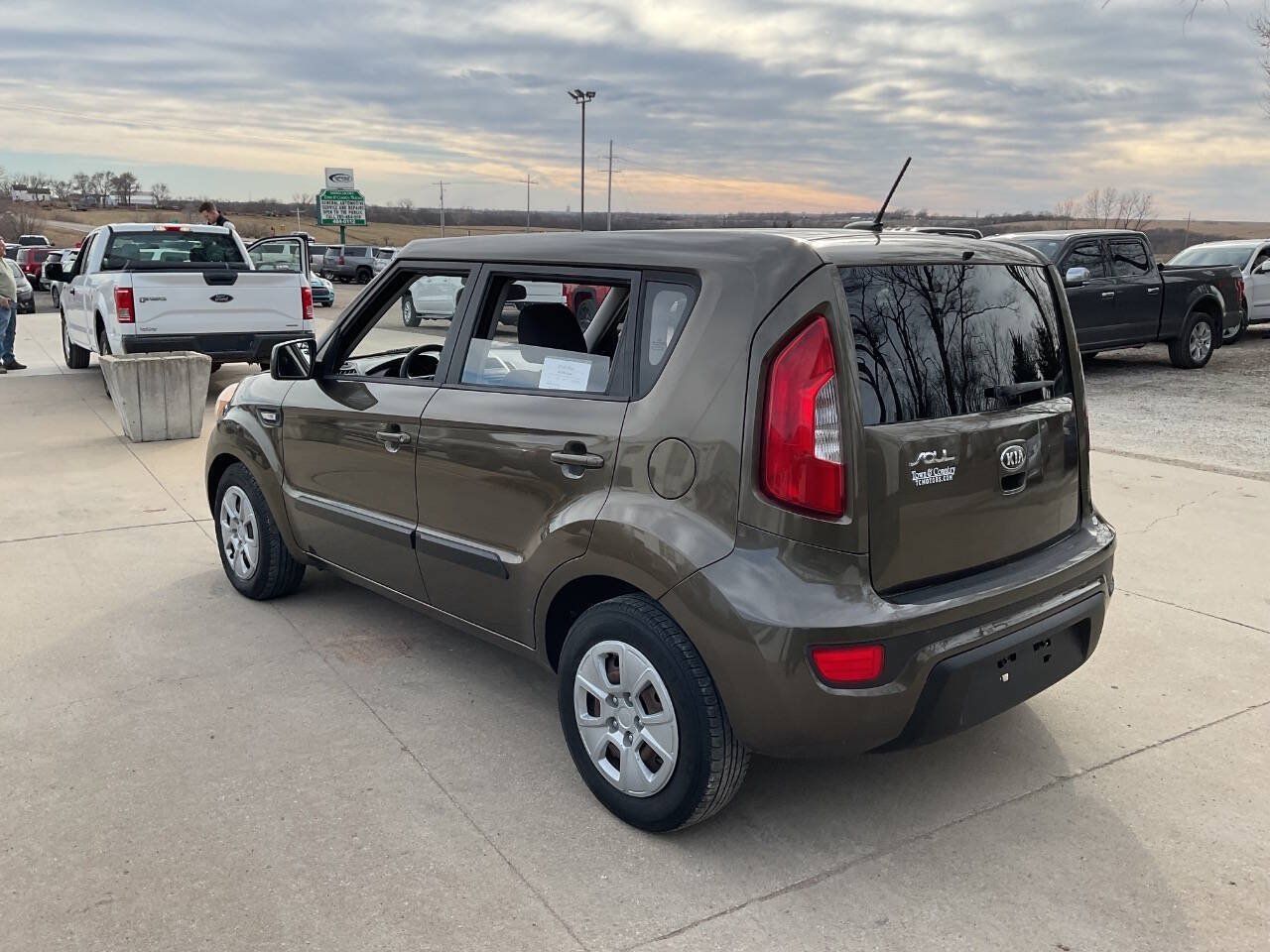 Used 2013 Kia Soul FWD image 11