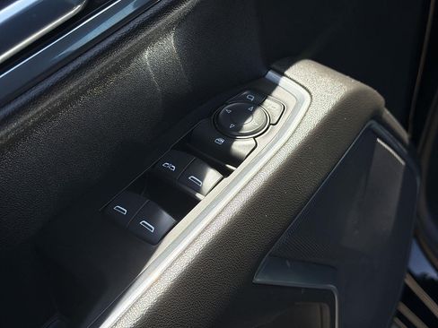 Used 2022 Chevrolet Silverado 1500 LT RWD image 22