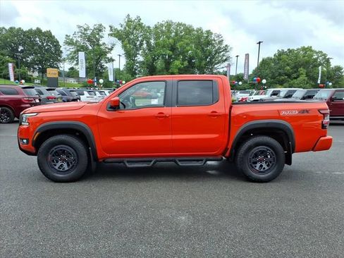 Used 2025 Nissan Frontier PRO-4X AWD/4WD image 9