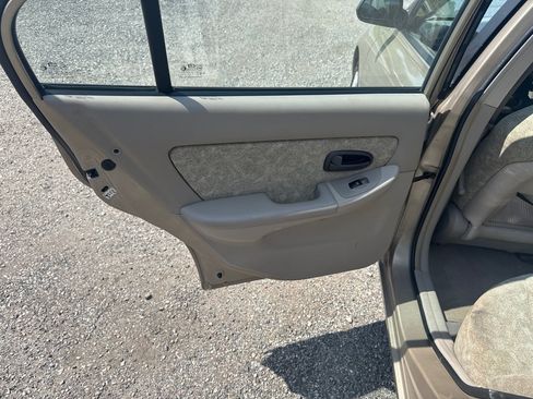 Used 2001 Hyundai Elantra GLS FWD image 20