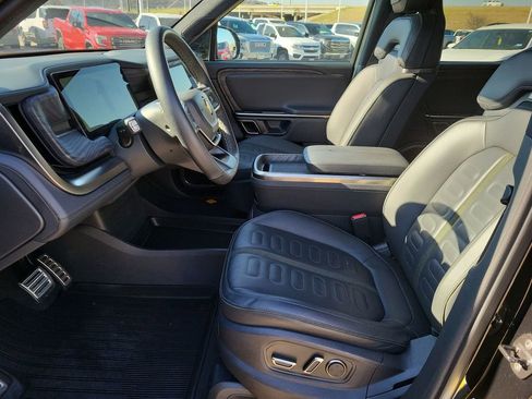 Used 2023 Rivian R1S Adventure image 19