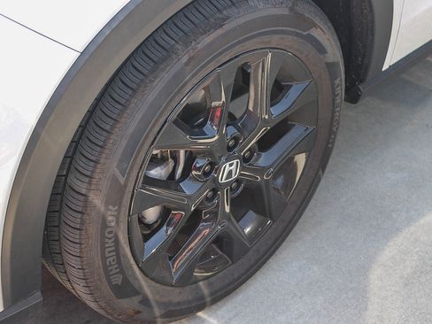 Used 2025 Honda HR-V Sport image 8