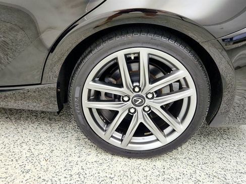 Used 2018 Lexus IS 350 AWD image 9
