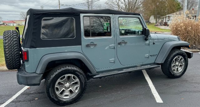 Used 2015 Jeep Wrangler Unlimited Rubicon w/ Connectivity Group AWD/4WD image 12