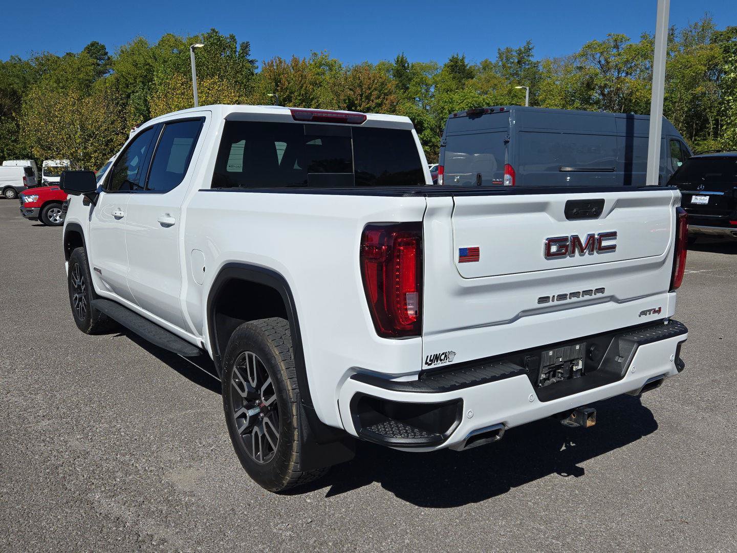 Used 2022 GMC Sierra 1500 AT4 w/ AT4 Premium Package AWD/4WD image 5