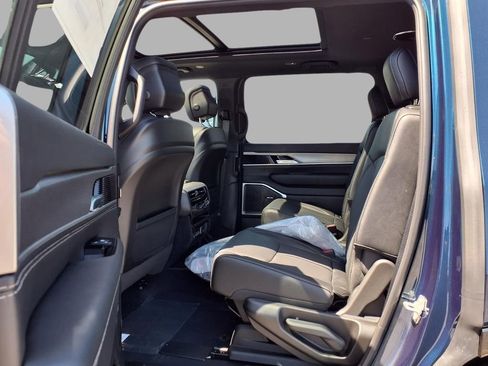 New 2026 Jeep Grand Wagoneer 4WD image 27