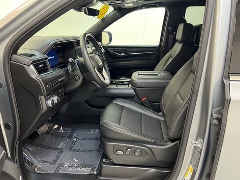 Used 2024 GMC Yukon Denali w/ Denali Reserve Package AWD/4WD image 15