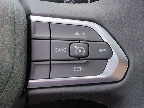 New 2026 Jeep Compass Latitude AWD/4WD image 24