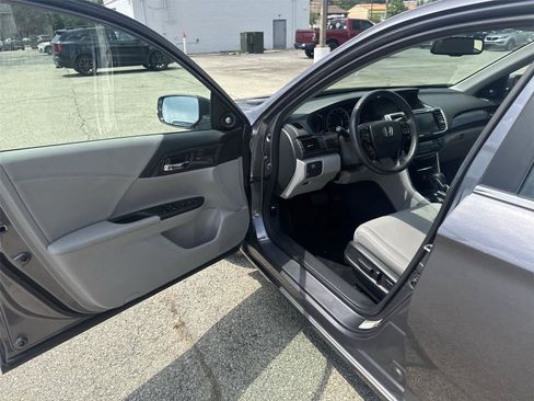 Used 2016 Honda Accord EX-L image 2
