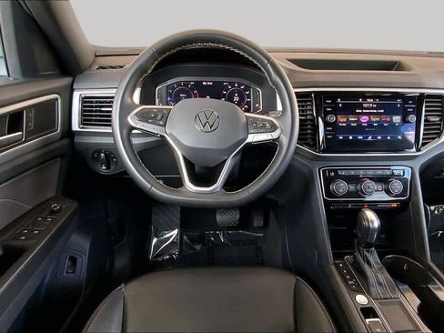 Used 2023 Volkswagen Atlas Cross Sport SE w/ Panoramic Sunroof Package FWD image 6