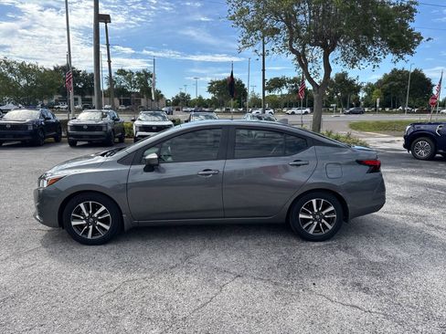 Certified 2021 Nissan Versa SV FWD image 17