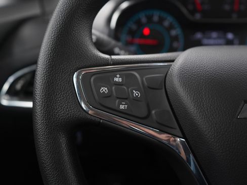 Used 2018 Chevrolet Cruze LT w/ Convenience Package image 24